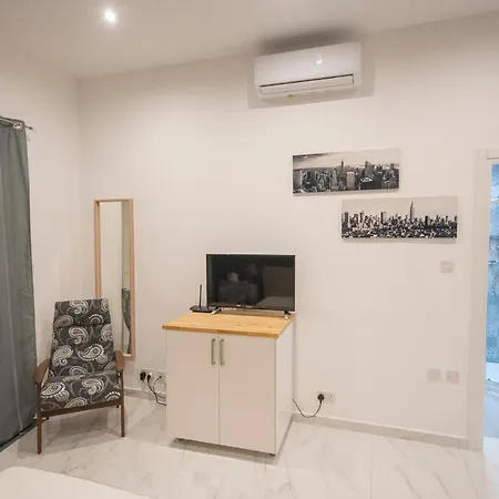 4 Bedroom Near Seafront * Sliema