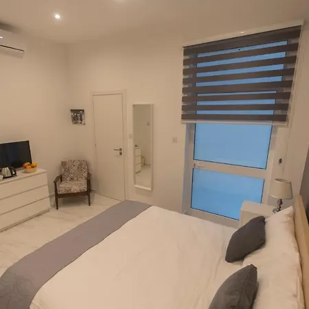 4 Bedroom Near Seafront Sliema