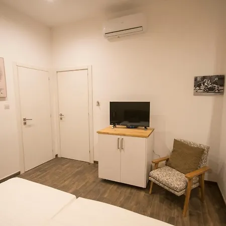 4 Bedroom Near Seafront