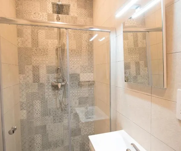 4 Bedroom Near Seafront