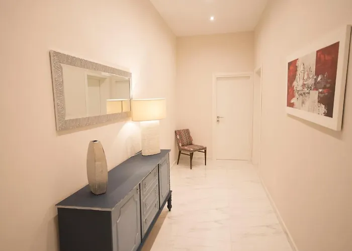 Lejlighed 4 Bedroom Near Seafront Sliema