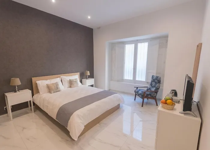 Lejlighed 4 Bedroom Near Seafront *