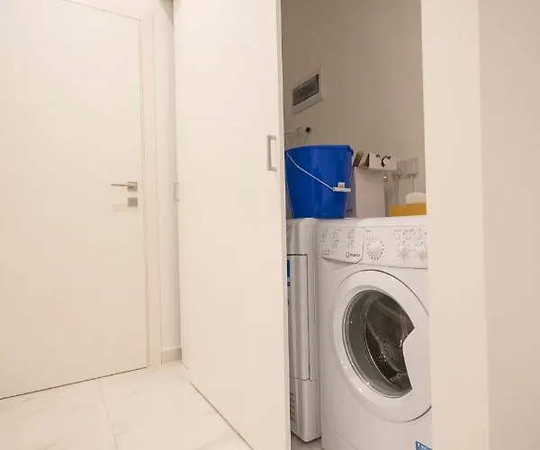 Lejlighed 4 Bedroom Near Seafront Sliema