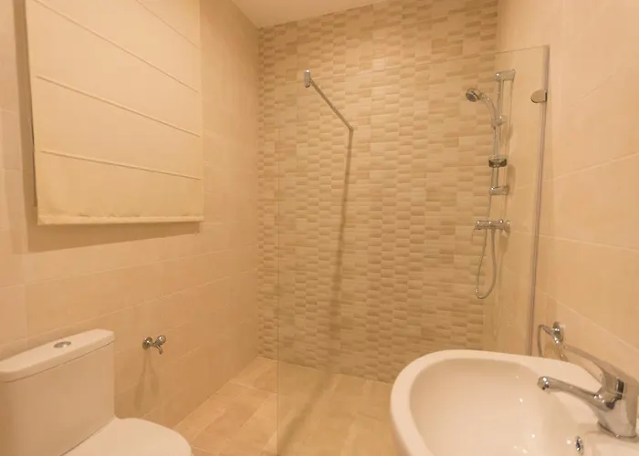 4 Bedroom Near Seafront *