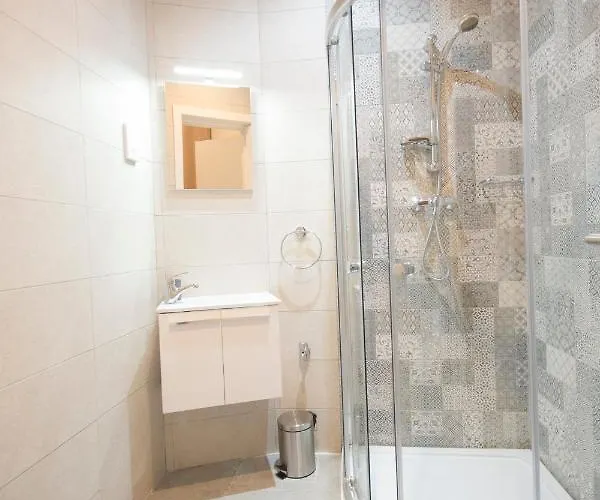 4 Bedroom Near Seafront Lejlighed Sliema