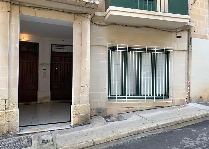 4 Bedroom Near Seafront