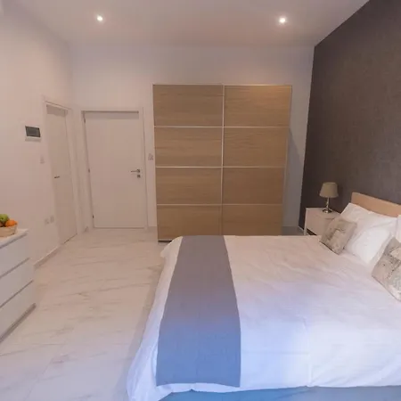 4 Bedroom Near Seafront * Sliema