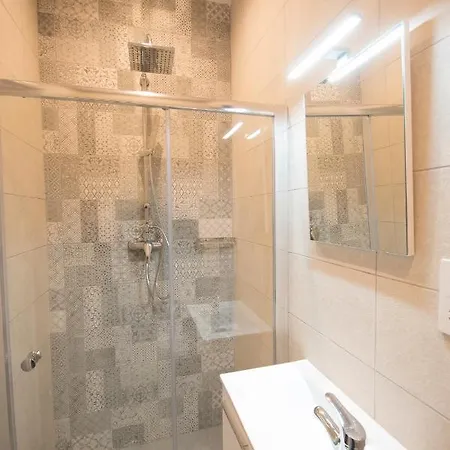 4 Bedroom Near Seafront