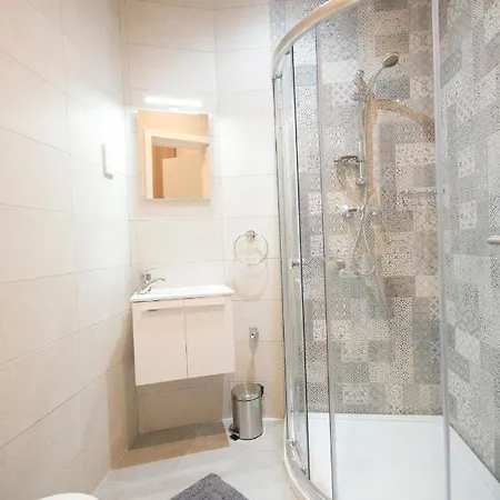 4 Bedroom Near Seafront Lejlighed Sliema