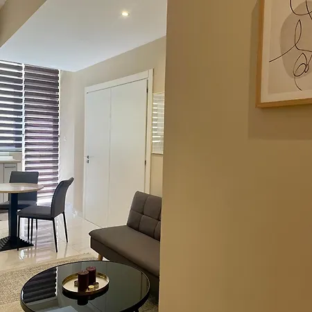 Апартаменты 4 Bedroom Near Seafront Слима
